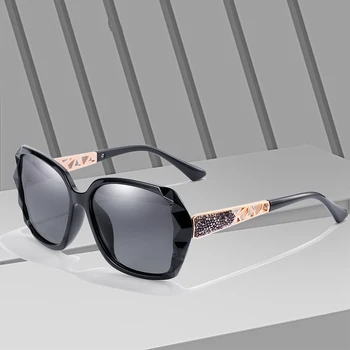 Moda Óculos de Sol de Luxo Ponto de Broca Decoração de Design de Óculos Polarizados Anti-UV Tons Espelho Mulher de Óculos de sol Oculos De Sol