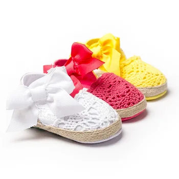 Nova Marca Recém-Nascido Bebê Do Verão Do Bebé Crianças Sapatos De Sola Macia Berço Prewalker Criança Anti-Derrapante Sólido De Babados Primeiro Caminhantes